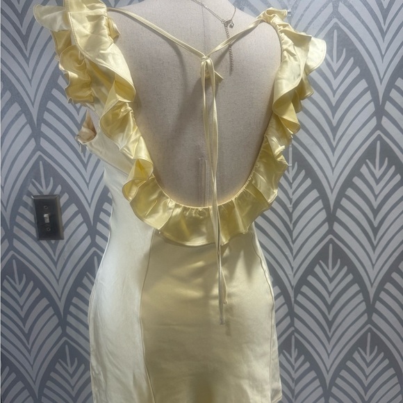 NWOT Princess Polly Yellow Ruffled Backless Sheath Dress - Picture 1 of 7